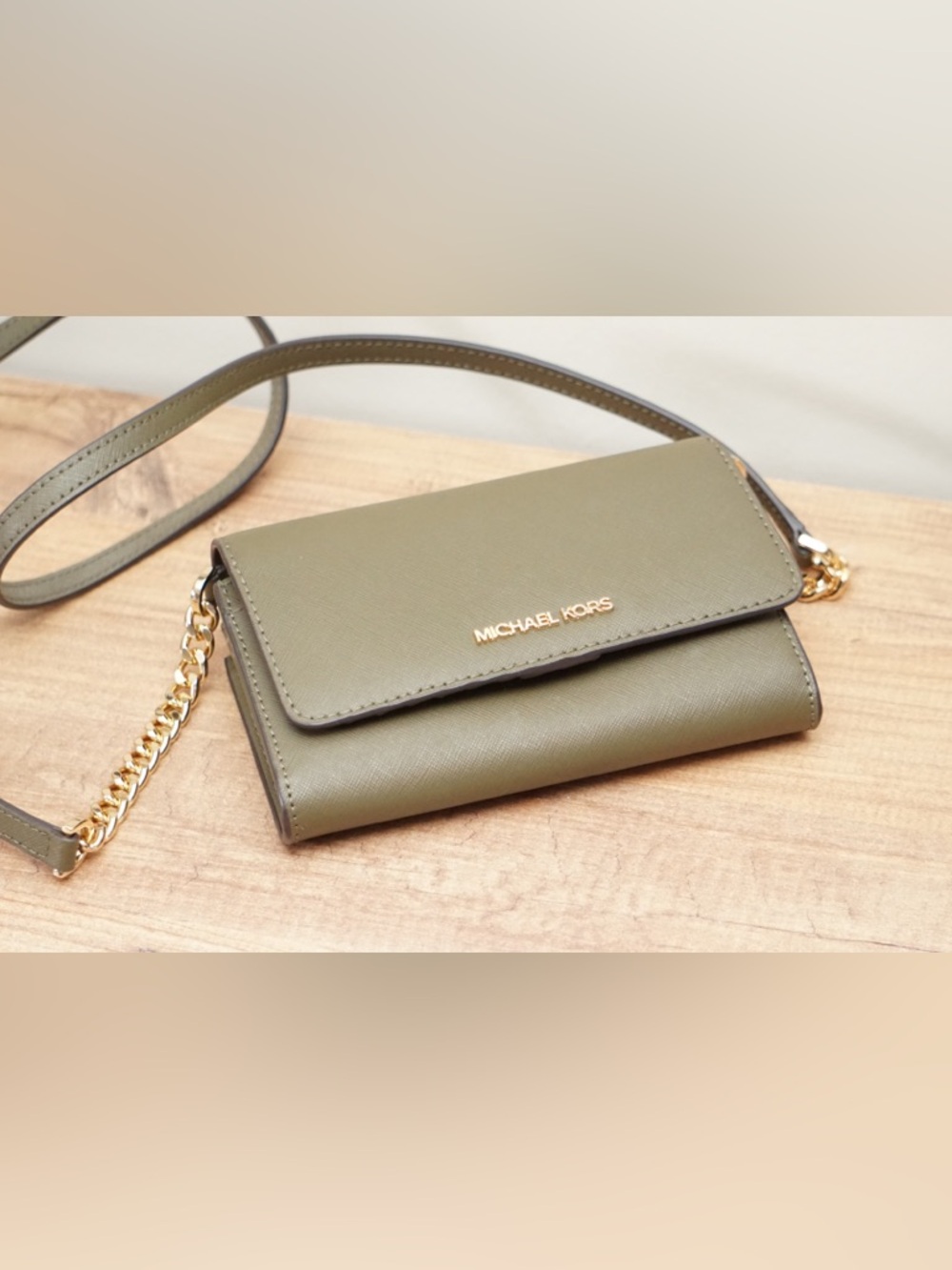 MICHAEL KORS Jet Set Travel Medium Phone Crossbody Olive Green Saffiano Gold